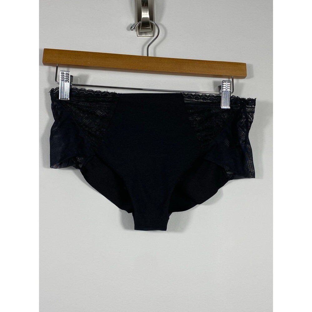 Victoria’s Secret No Show Lace Trim Shortie Panty Black Medium